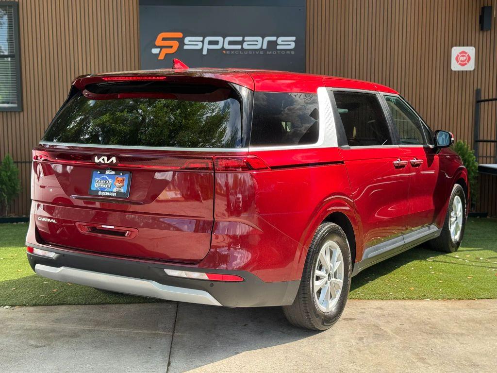 Kia Carnival - Thumbnail 6