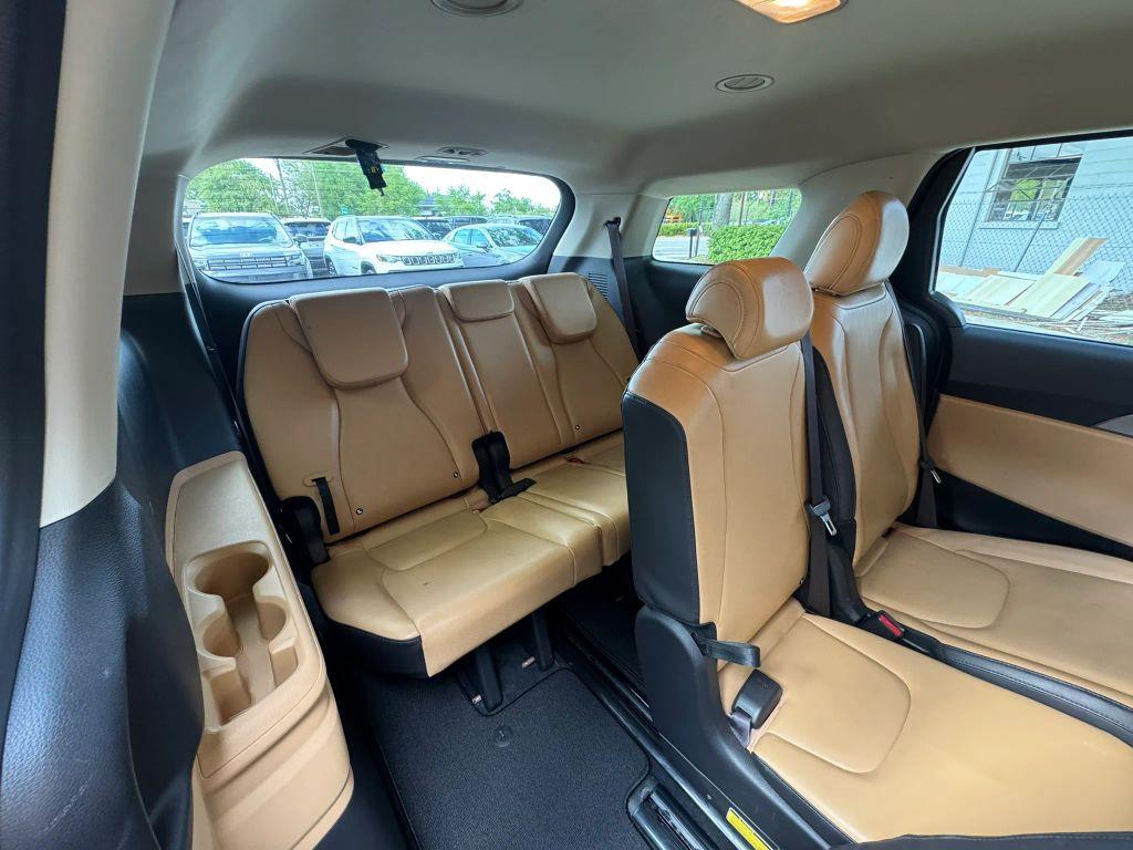 Kia Carnival - Thumbnail 10