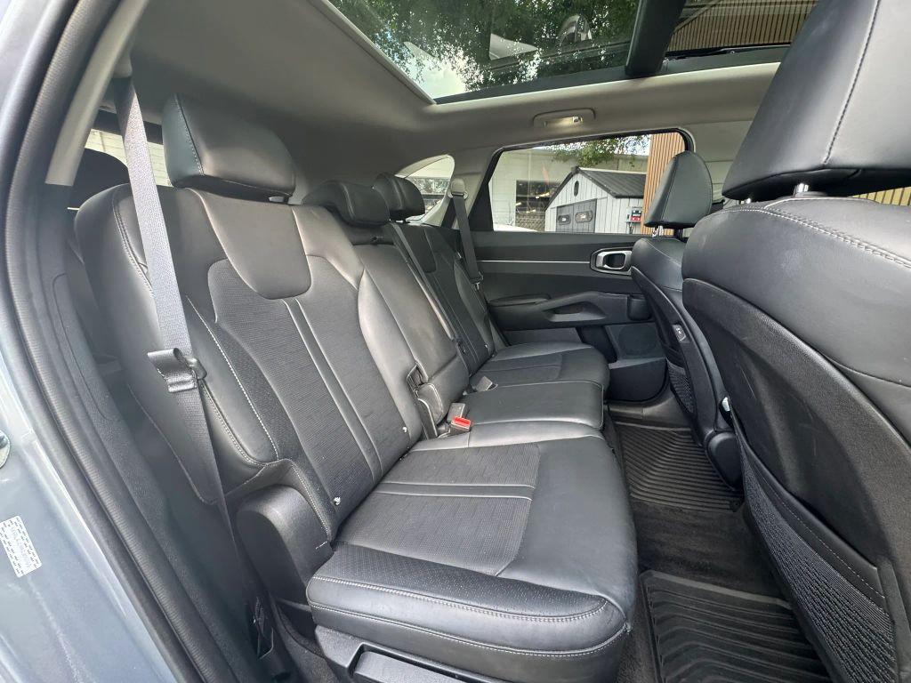 Kia Sorento - Thumbnail 10