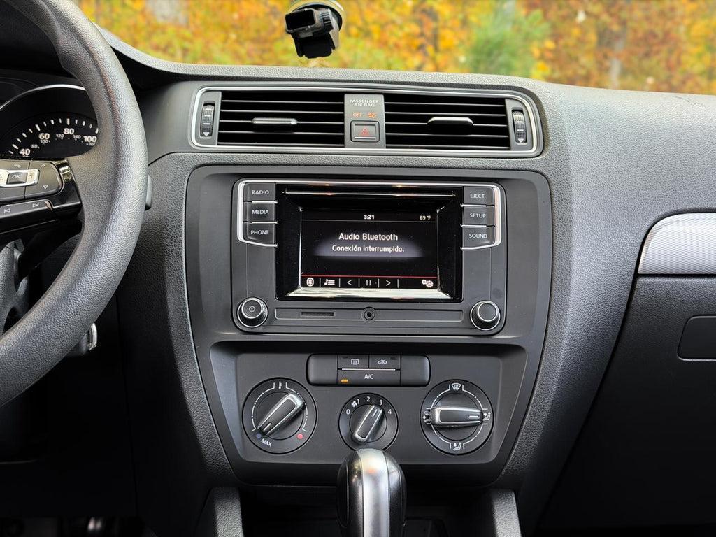 Volkswagen Jetta - Thumbnail 10