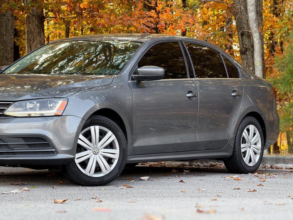 Volkswagen Jetta - Thumbnail 2