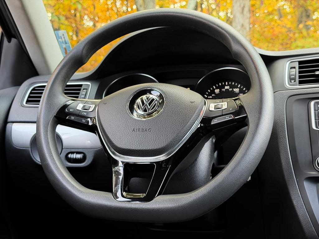 Volkswagen Jetta - Thumbnail 9