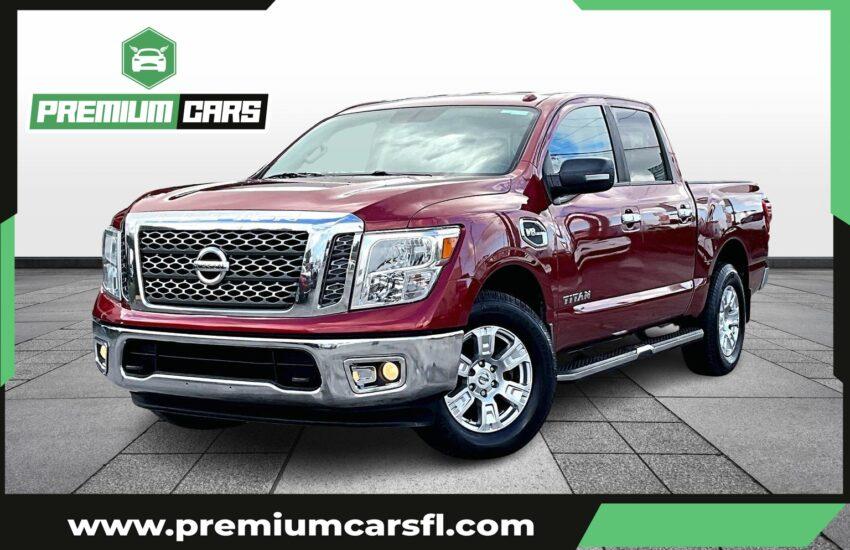 Nissan Titan Crew Cab Sv Pickup 4D 5 1/2 Ft - Thumbnail 2