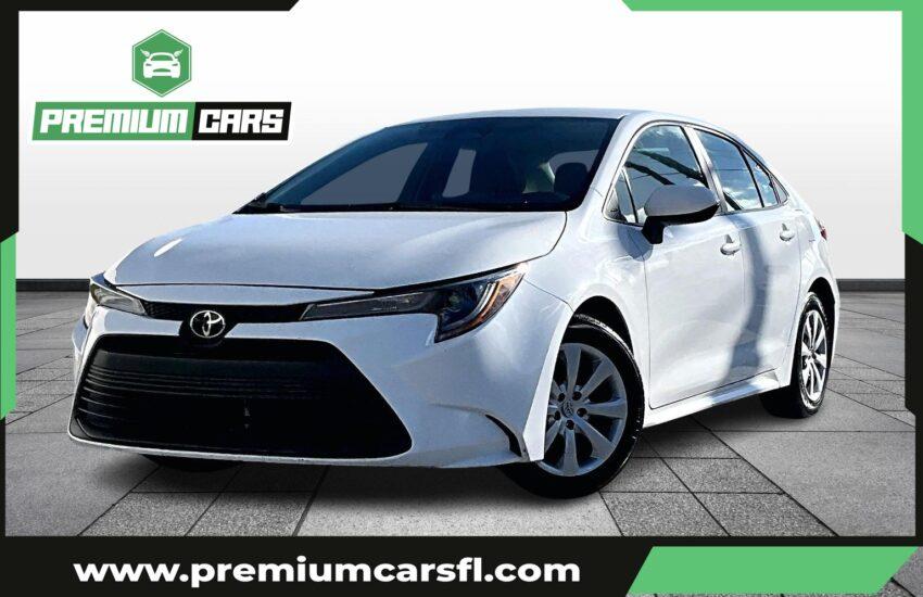 Toyota Corolla Le Sedan 4D - Thumbnail 2