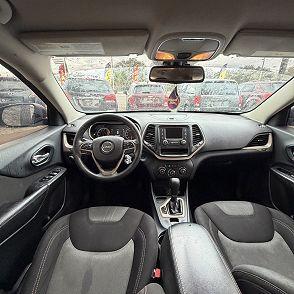 Jeep Cherokee Sport - View 1