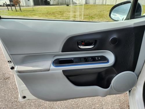 Toyota Prius C Three Hybrid Navigation Smartkey Camera New Abs! 112K Miles - Car For Sale - Tampa Hybrids I - Thumbnail 9