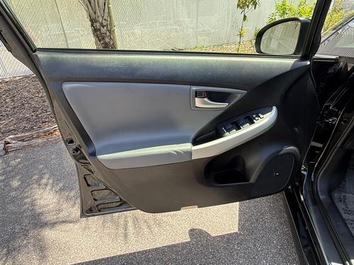 Toyota Prius Hybrid Four Leather Heated Seats Navigation Jbl Camera New Abs! 95K Miles - Car For Sale - Tam - Thumbnail 9