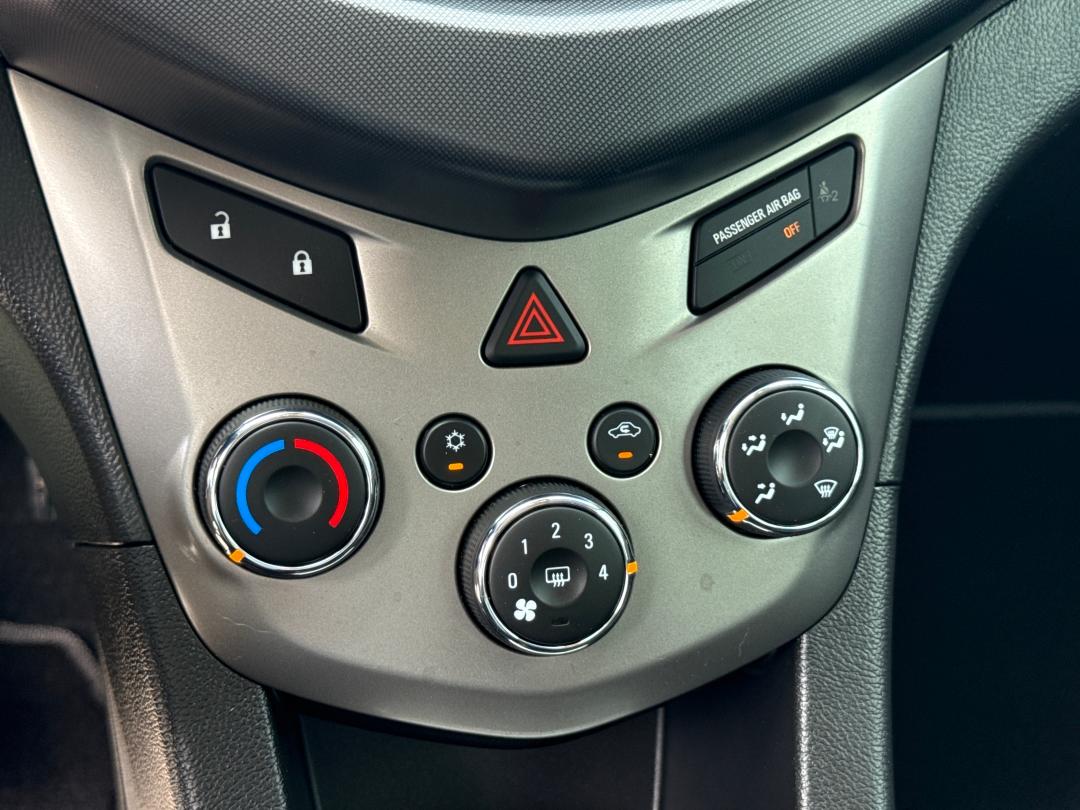 Chevrolet Sonic Lt Auto - Thumbnail 20