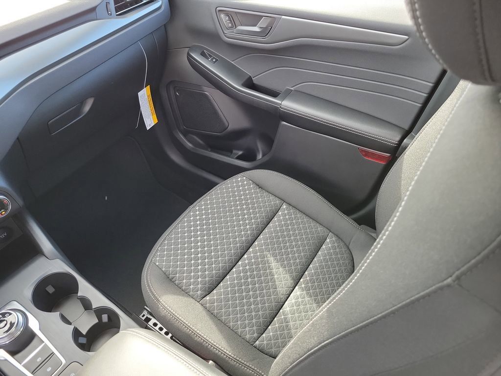 Ford Escape - Thumbnail 15