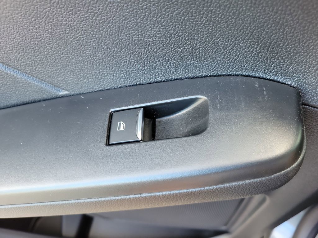 Ford Escape - Thumbnail 12