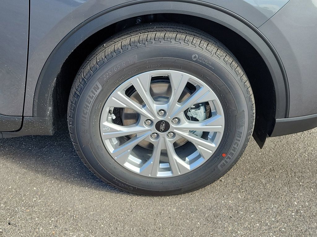 Ford Escape - Thumbnail 7