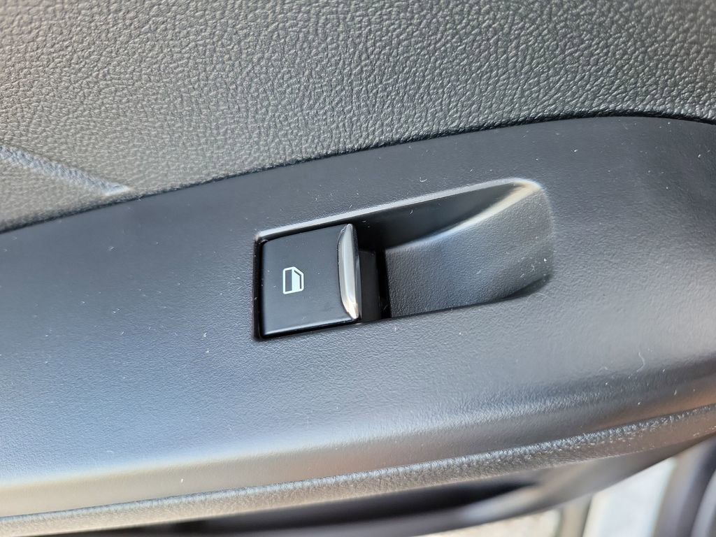 Ford Escape - Thumbnail 13