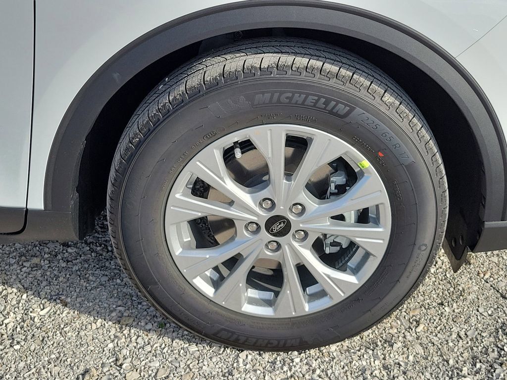 Ford Escape - Thumbnail 7