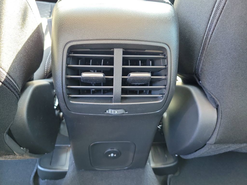 Ford Escape - Thumbnail 12