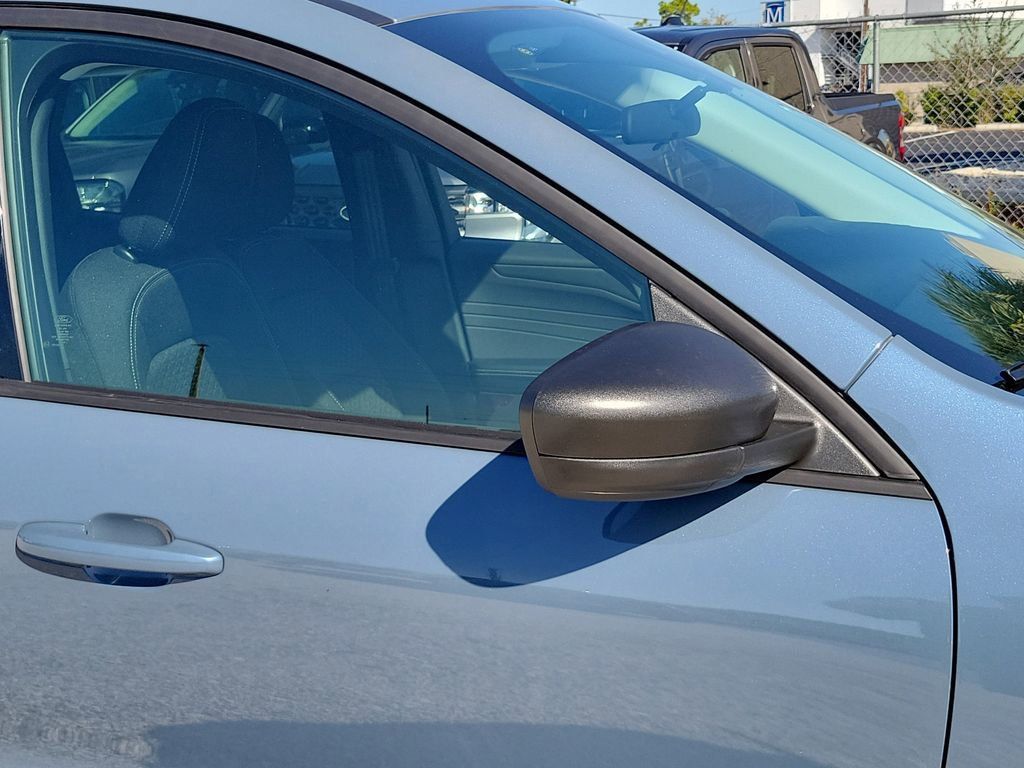 Ford Escape - Thumbnail 6