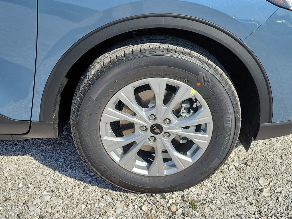 Ford Escape - Thumbnail 7