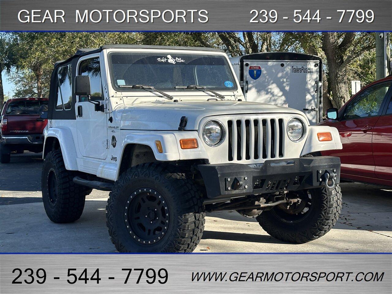 Jeep Wrangler Sahara 4Wd 4.0L 6 Cylinder, 5-Speed Manual - Thumbnail 3