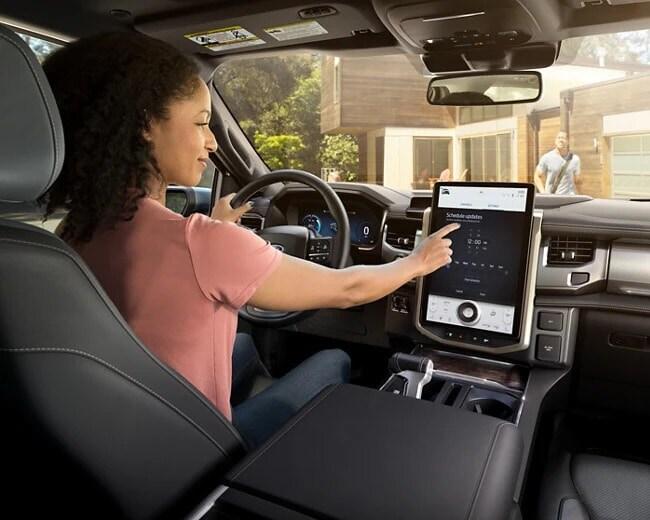 Ford F-150 Lightning - Thumbnail 3