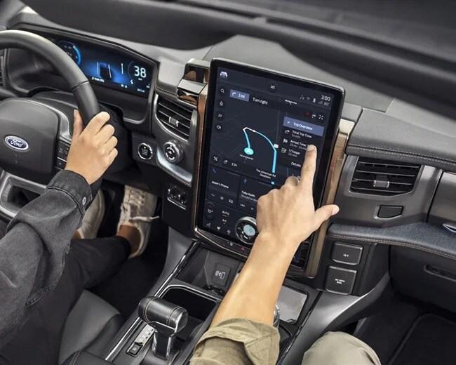 Ford F-150 Lightning - Thumbnail 5