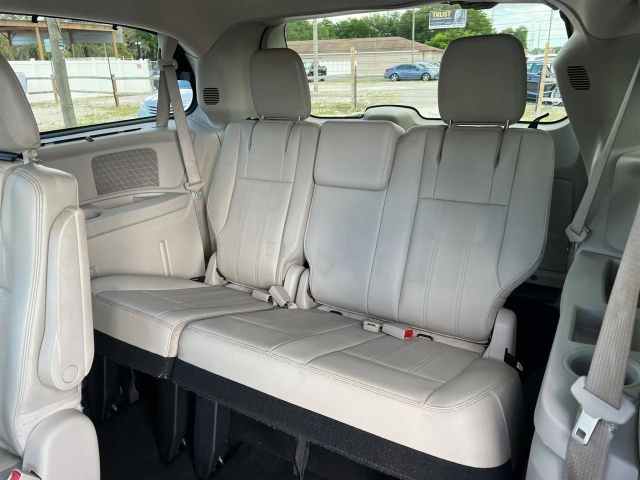 Chrysler Town & Countrytouring-L - Thumbnail 12