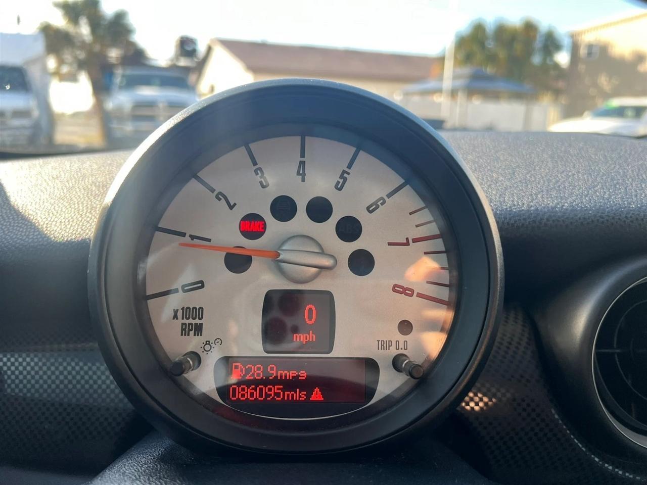 Mini Coopers - Thumbnail 16