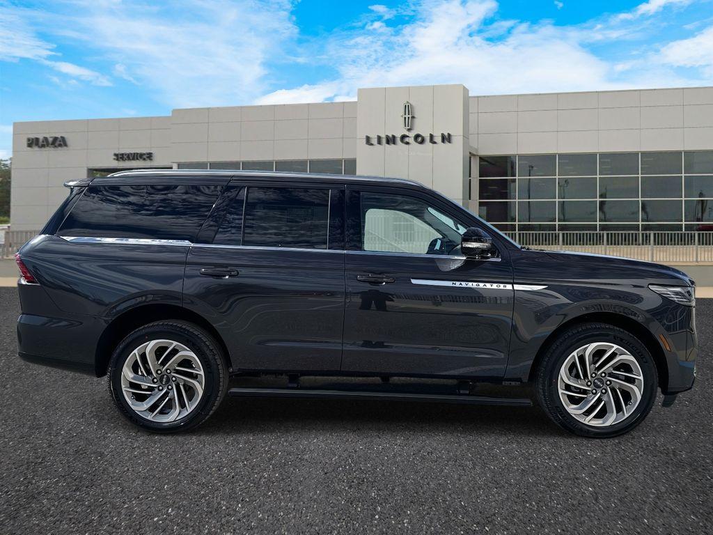 Lincoln Navigator - Thumbnail 6