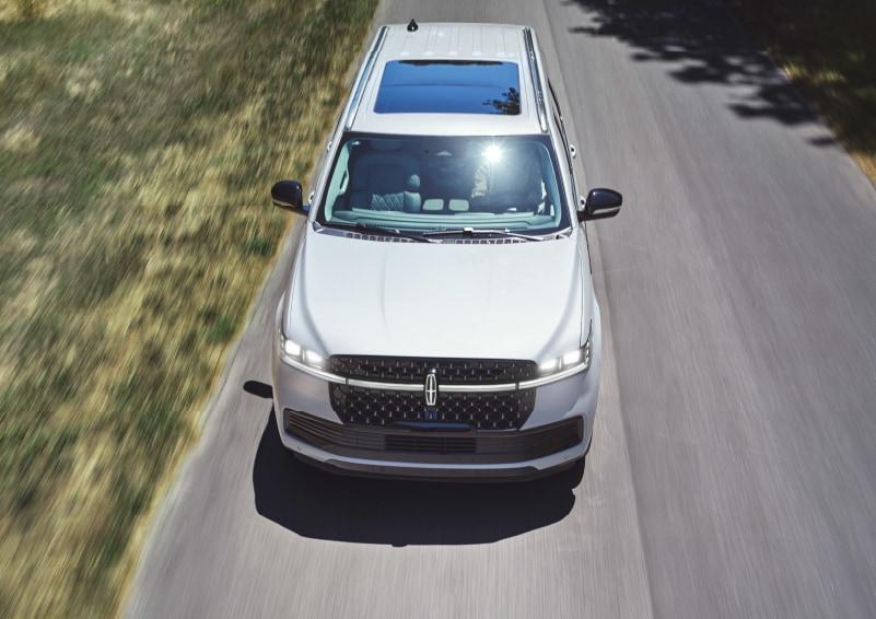 Lincoln Navigator - Thumbnail 7