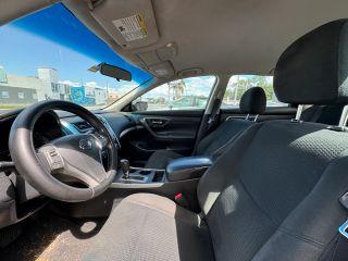 Nissan Altima - Thumbnail 5