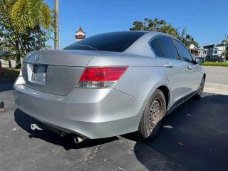 Honda Accord - Thumbnail 3