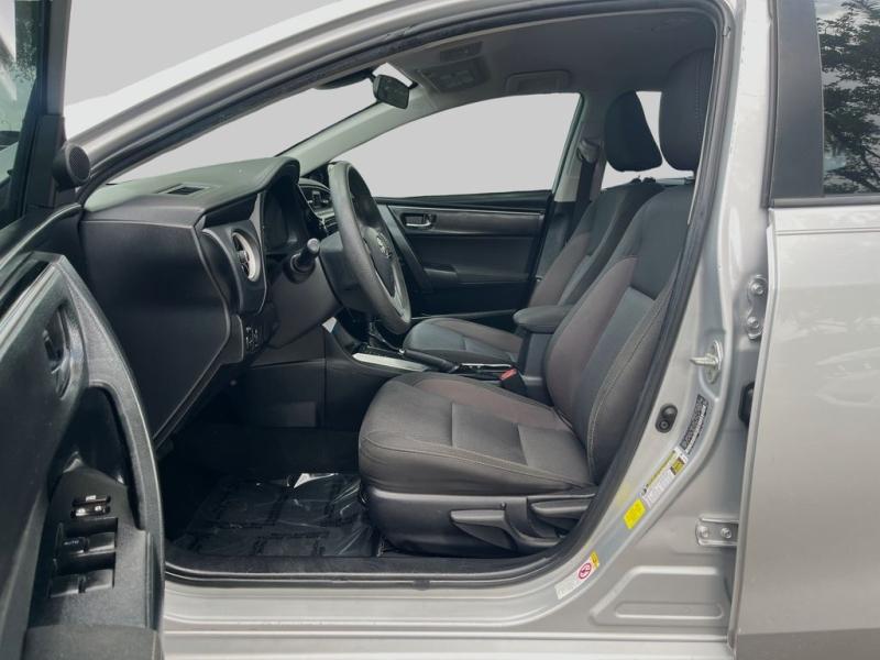 Toyota Corolla Le - Thumbnail 11