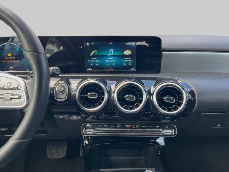 Mercedes-Benz A-Class A 220 - Thumbnail 16