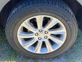 Land Rover Discovery Sport - Thumbnail 2