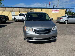Chrysler Town & Country - Thumbnail 9