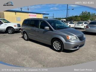 Chrysler Town & Country - Thumbnail 7