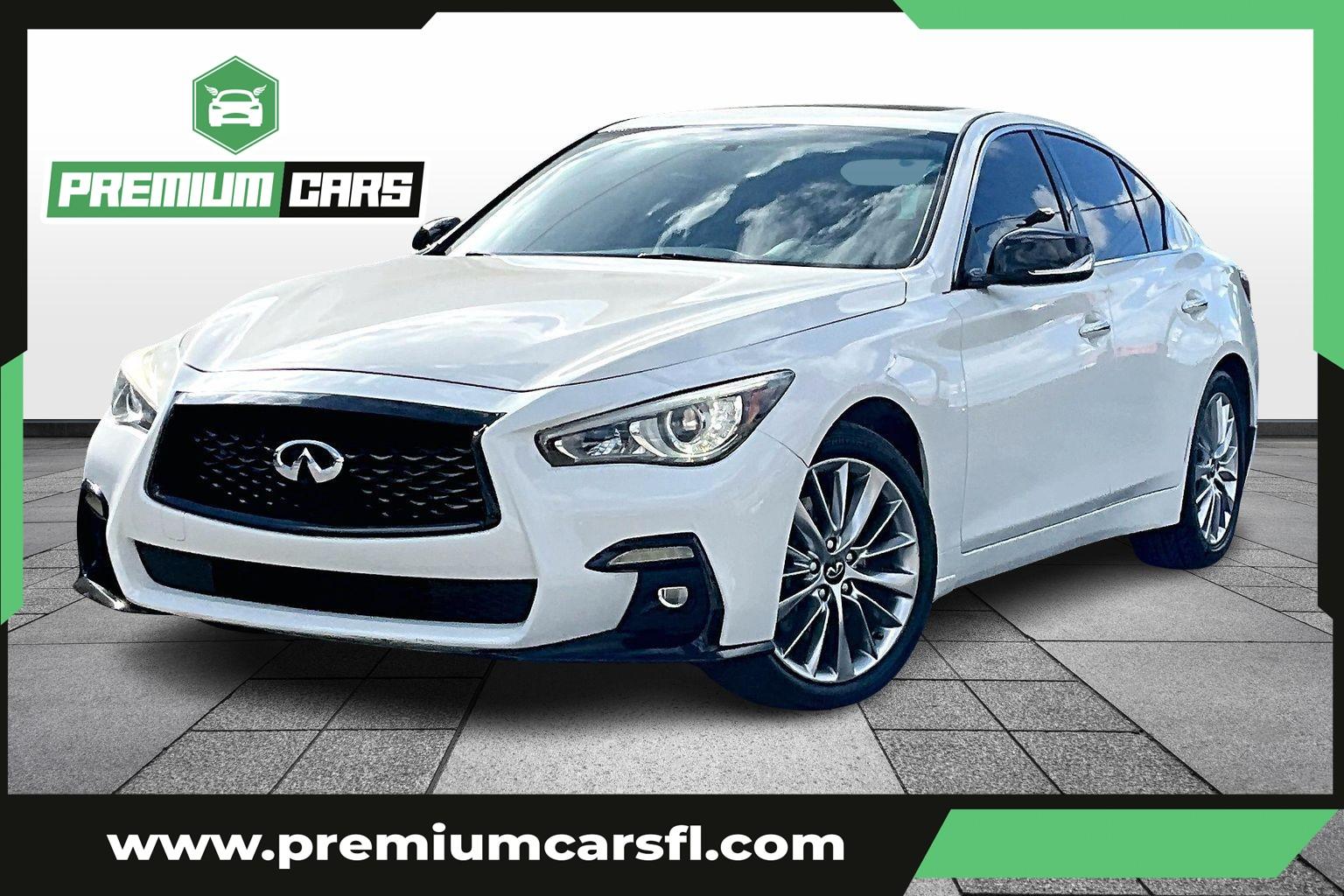 Infiniti Q50 3.0T Luxe Sedan 4D - View 1