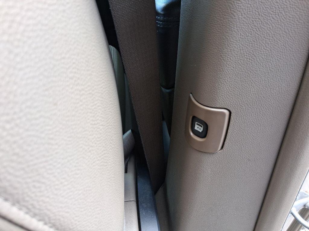 Chrysler Town & Country4Dr Wgn Touring - Thumbnail 15