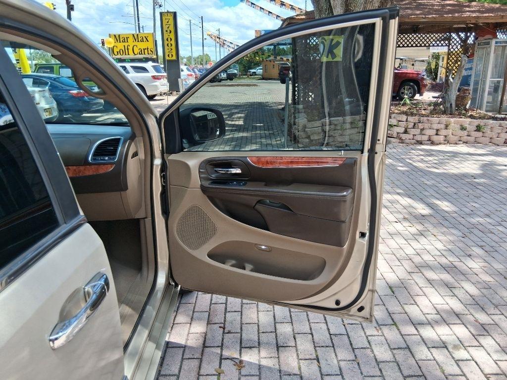 Chrysler Town & Country4Dr Wgn Touring - Thumbnail 18