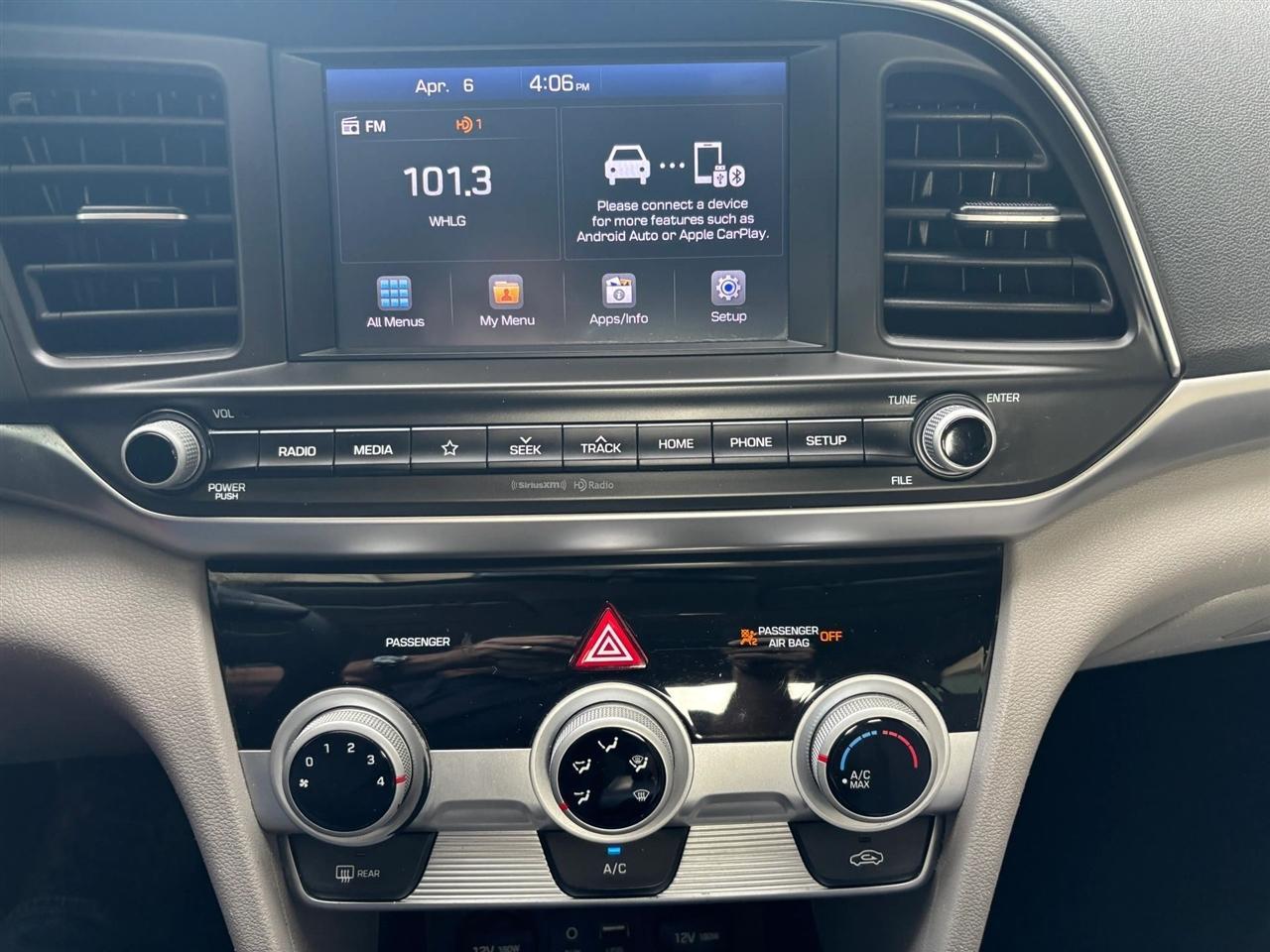 Hyundai Elantra Limited - Thumbnail 16