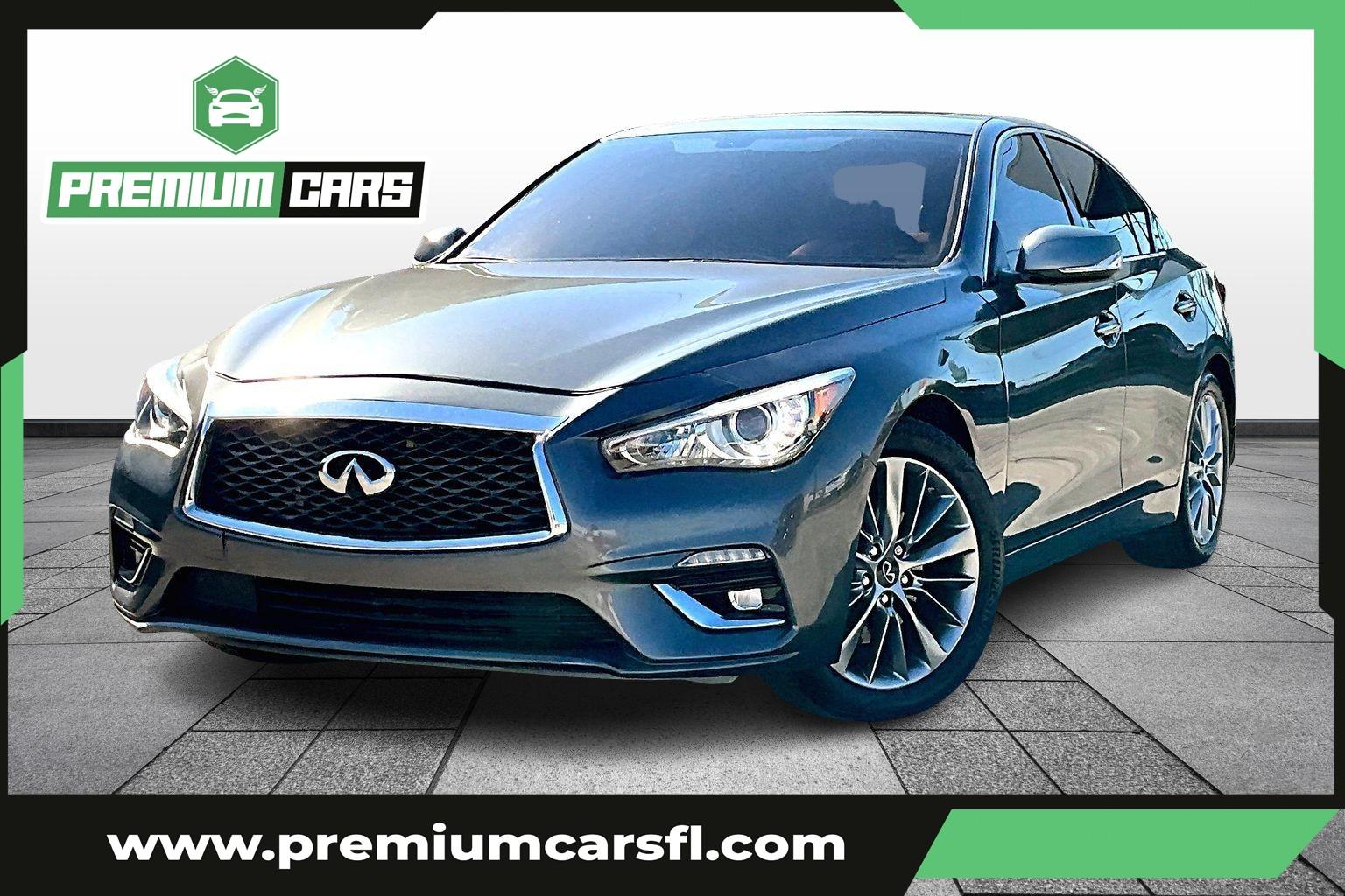 Infiniti Q50 3.0T Luxe Sedan 4D - View 1