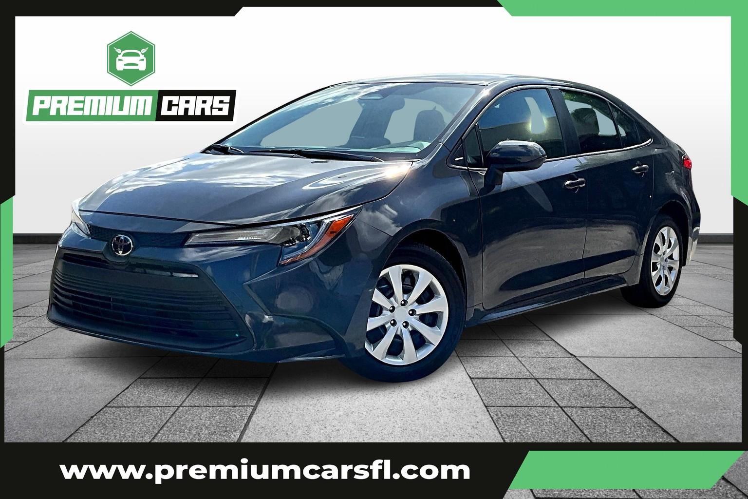 Toyota Corolla Le Sedan 4D - View 1