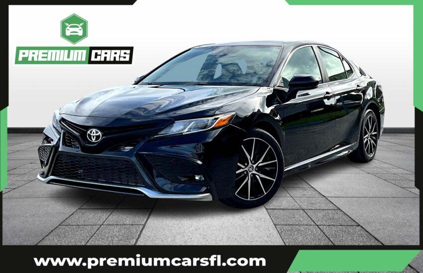 Toyota Camry Se Sedan 4D - Thumbnail 2
