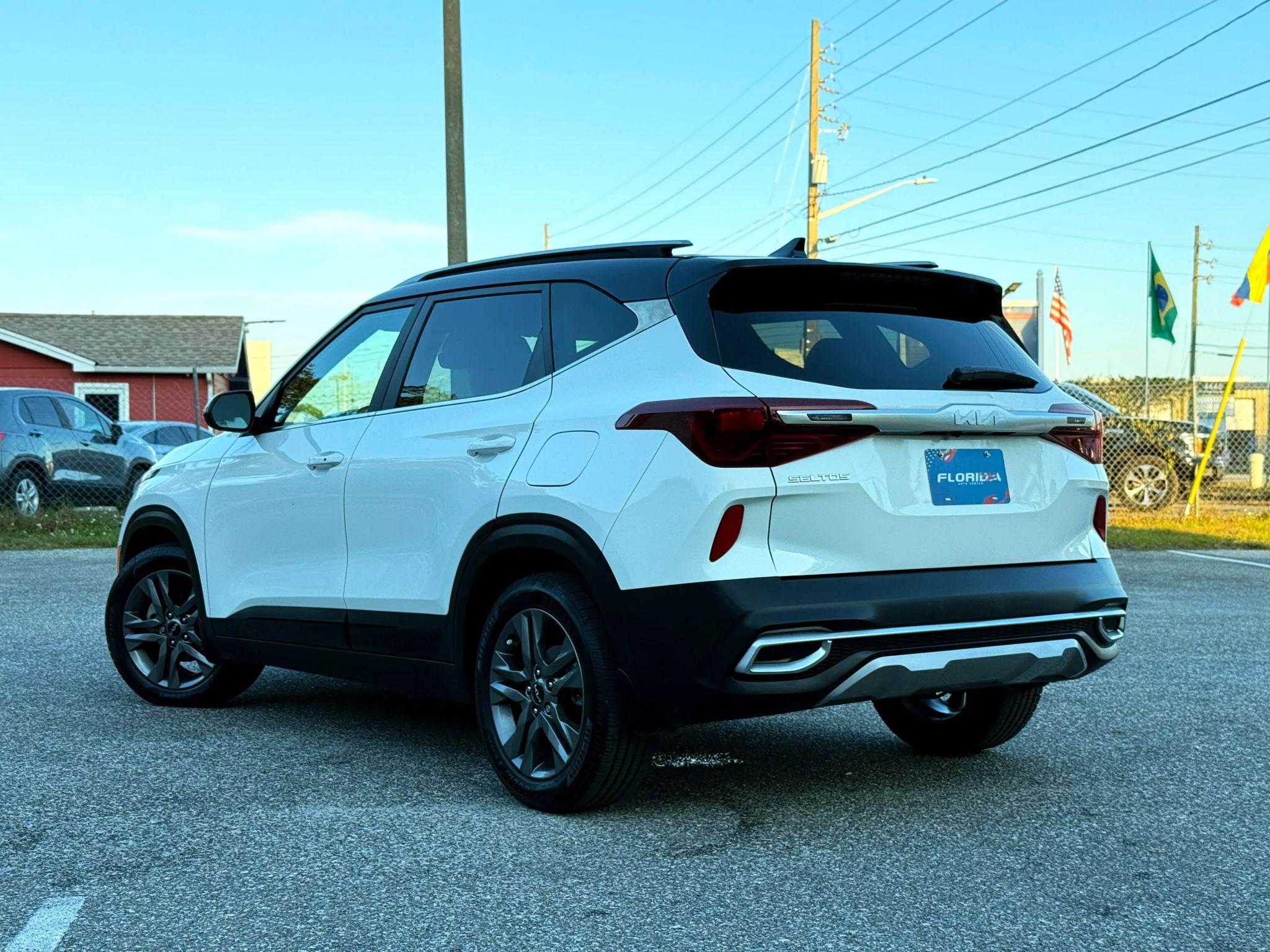 Kia Seltos S - Thumbnail 2