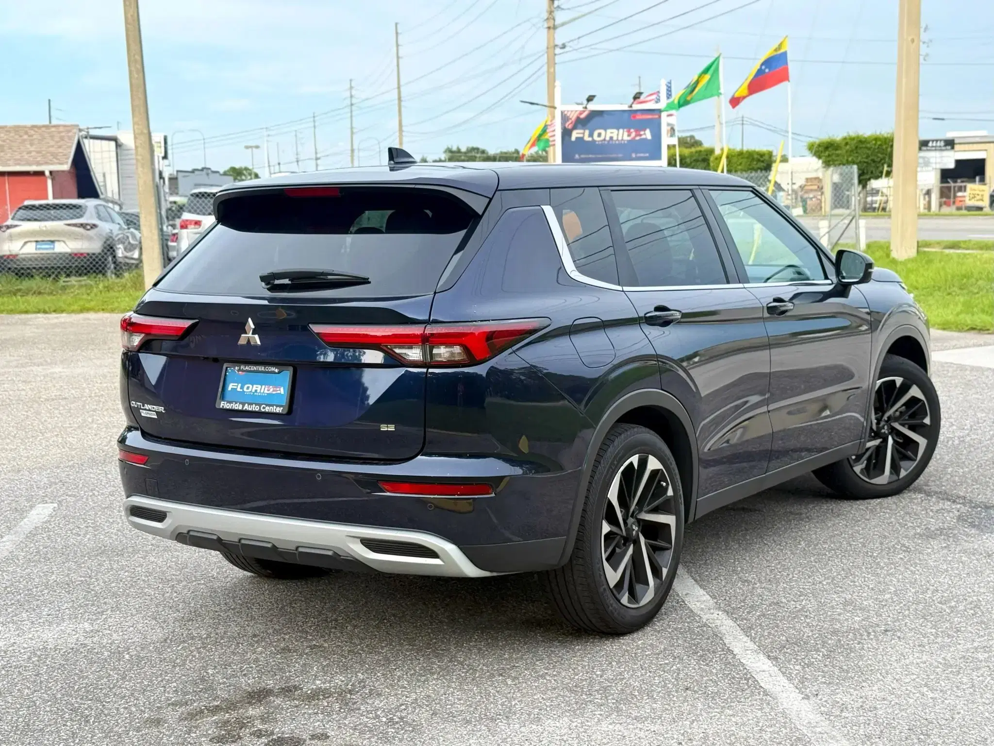 Mitsubishi Outlander Se - Thumbnail 3