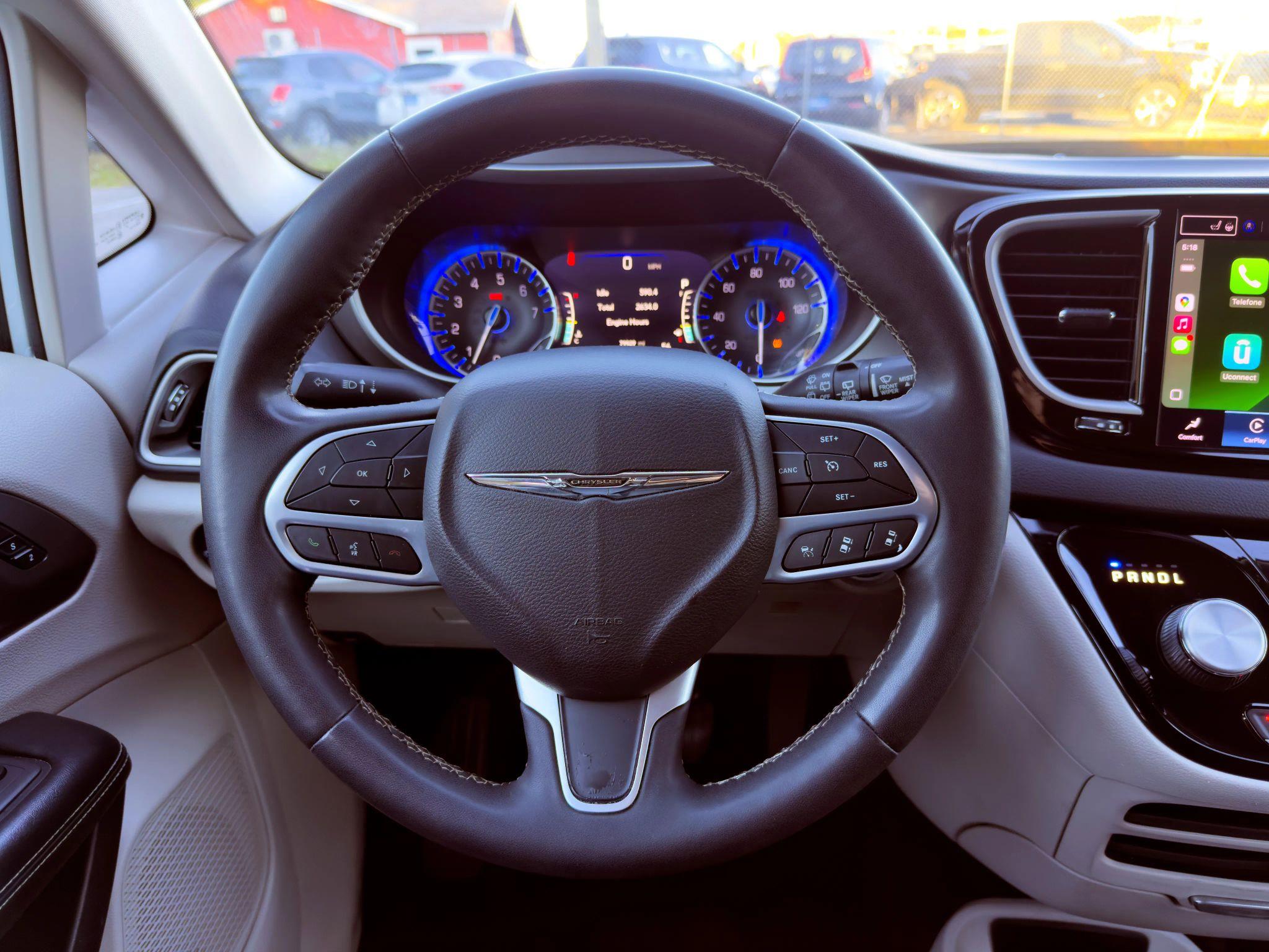 Chrysler Pacifica Touring L - Thumbnail 17