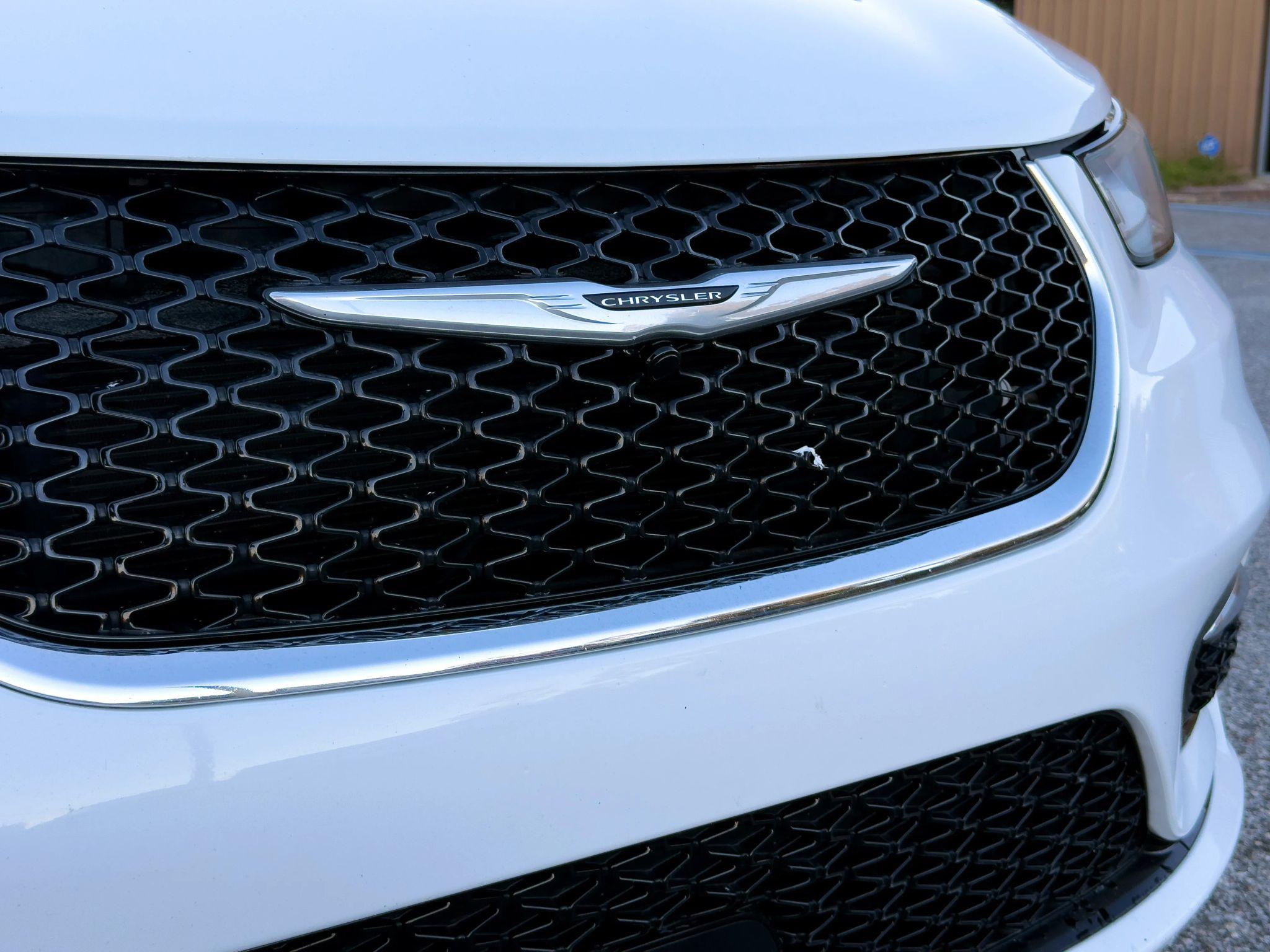 Chrysler Pacifica Touring L - Thumbnail 10