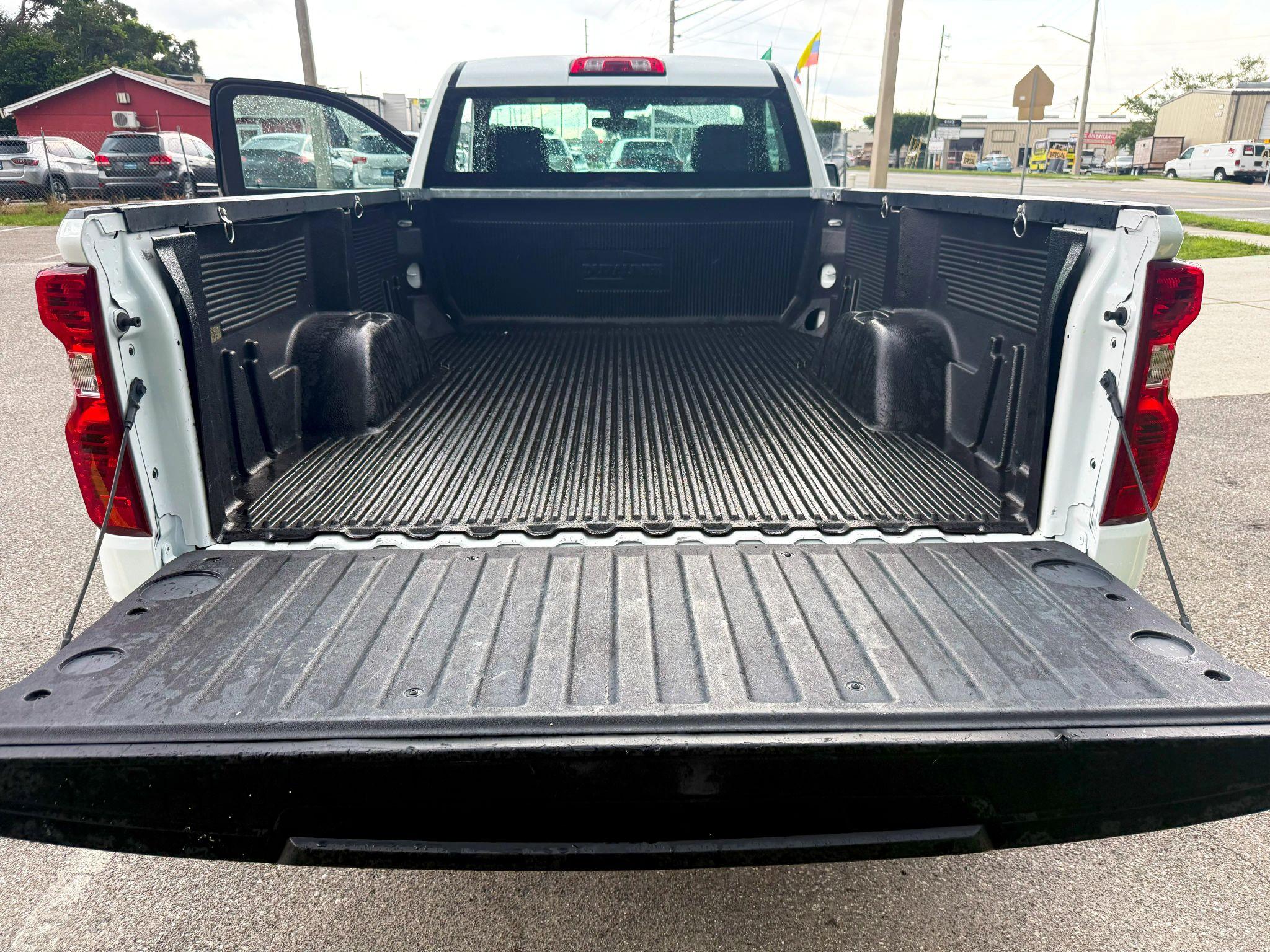 Chevrolet Silverado 1500 - Thumbnail 10