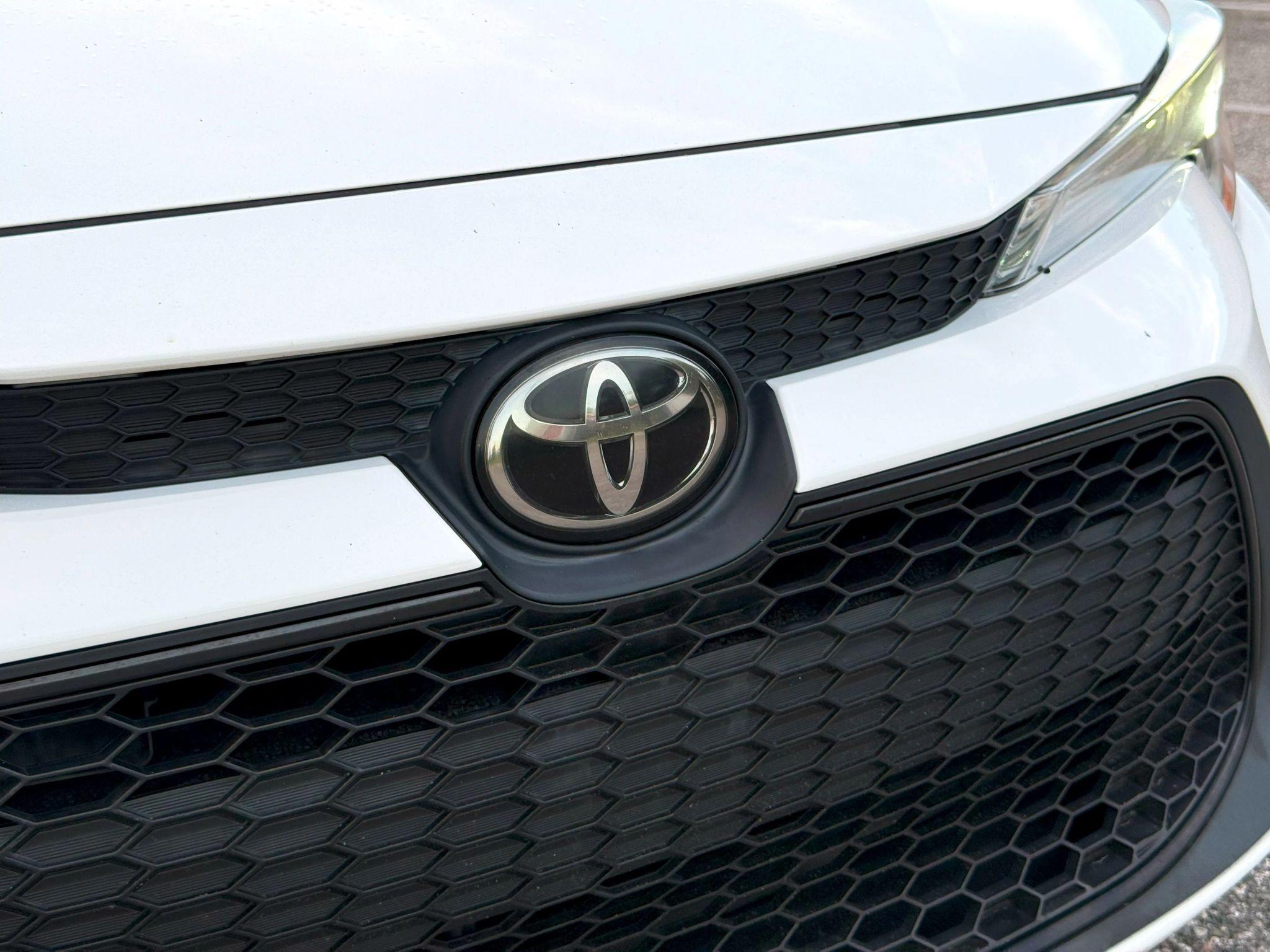 Toyota Corolla Le - Thumbnail 7