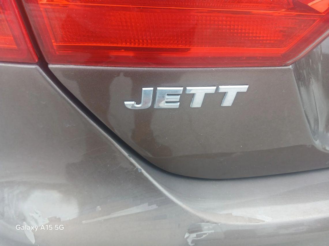 Volkswagen Jetta - Thumbnail 14