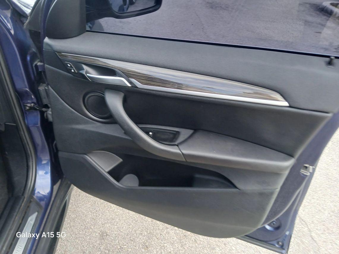 BMW X1 - Thumbnail 11