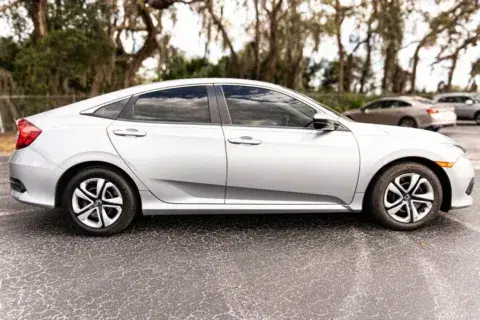 Honda Civic Lx Sedan 4D - Thumbnail 5